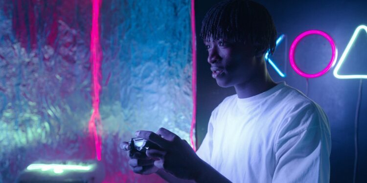 Overwatch 2 Fans React to Cowboy Bebop Collaboration, Question Cassidy’s Spike Spiegel Skin