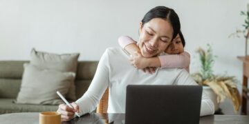 Understanding Familial Distance: Navigating a Complex Mother-Daughter Relationship
