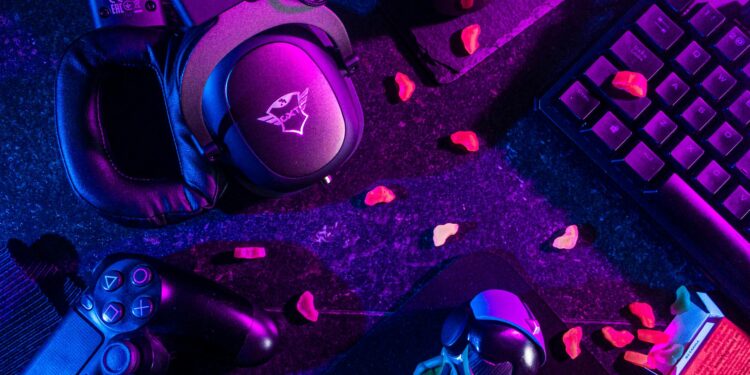 The Pros and Cons of Gaming Online with Friends vs. Playing Solo