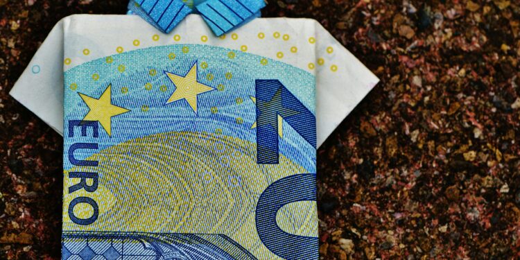 Top 10 Strongest Currencies in the World Right Now